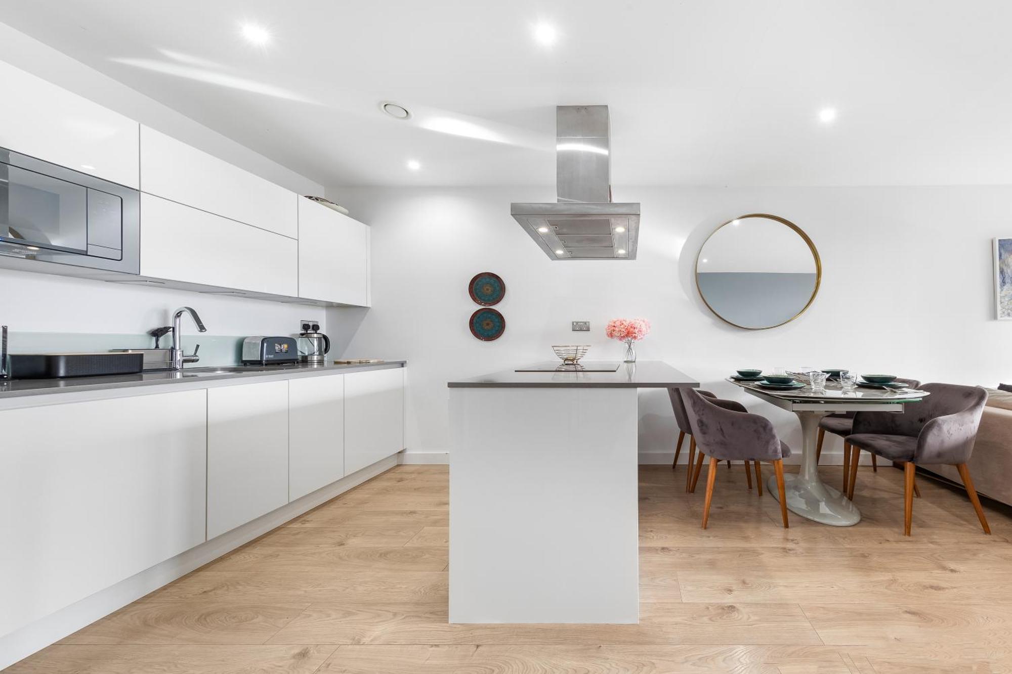 Spacious Modern 2br In The Heart Of Apartamento