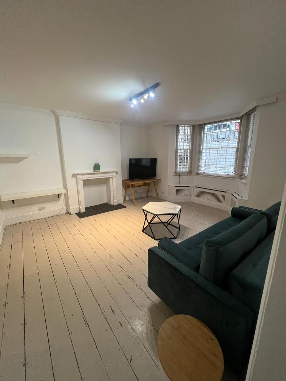 Apartment Chelsea 1-bed Flat With Patio