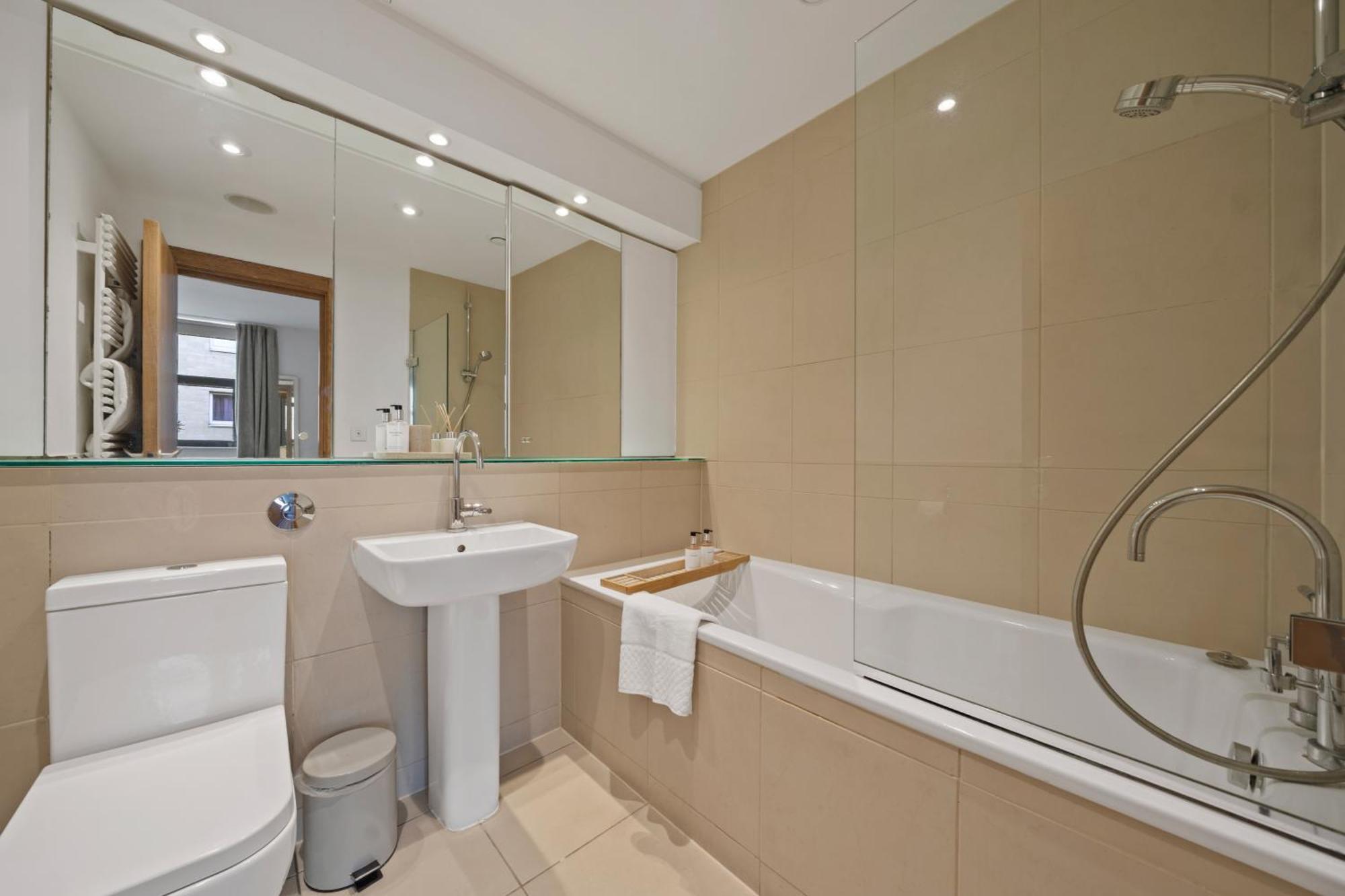 Spitalfields Sanctuary 2 Bed 2 Bath 100sqm Aprt London