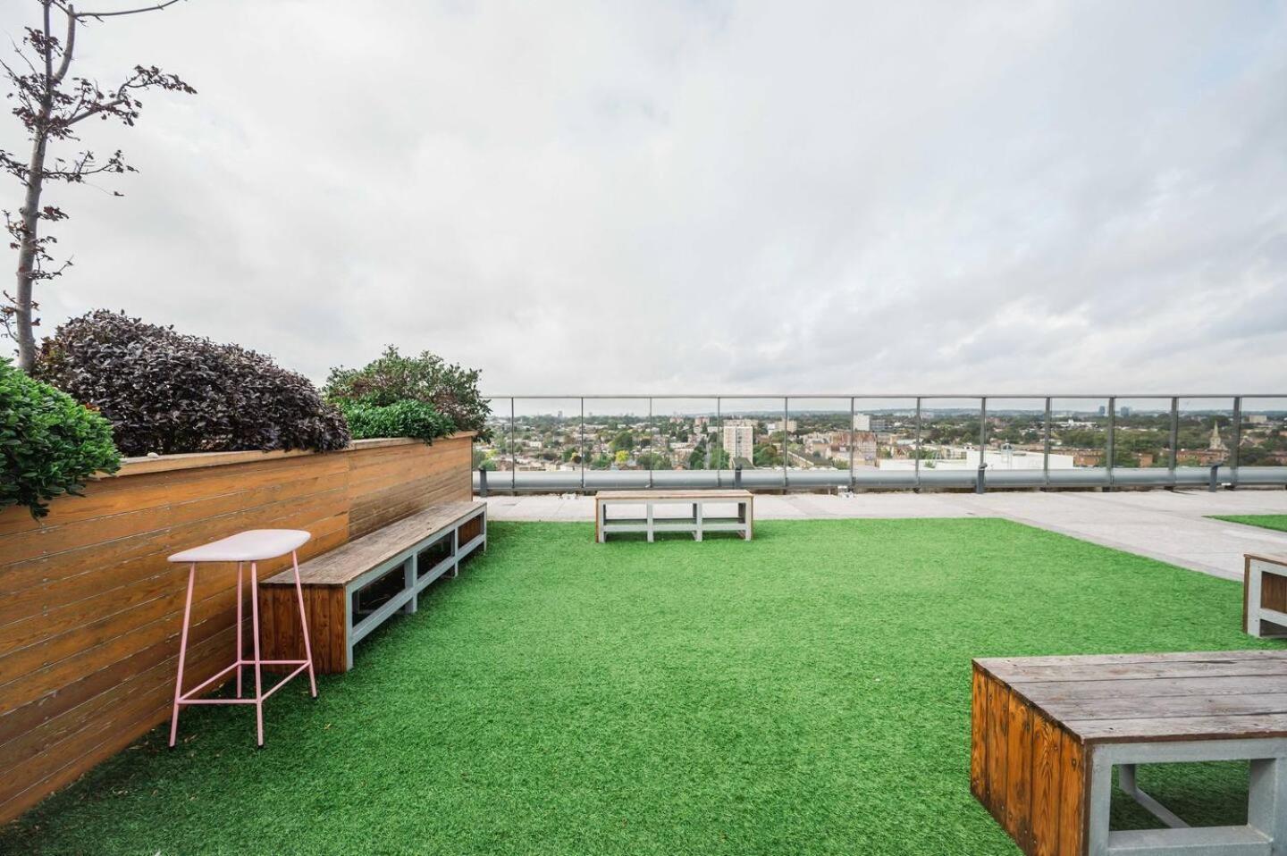 Pass The Keys 3 Bed 2 Bath With Stunning Views From The 8th Fl London