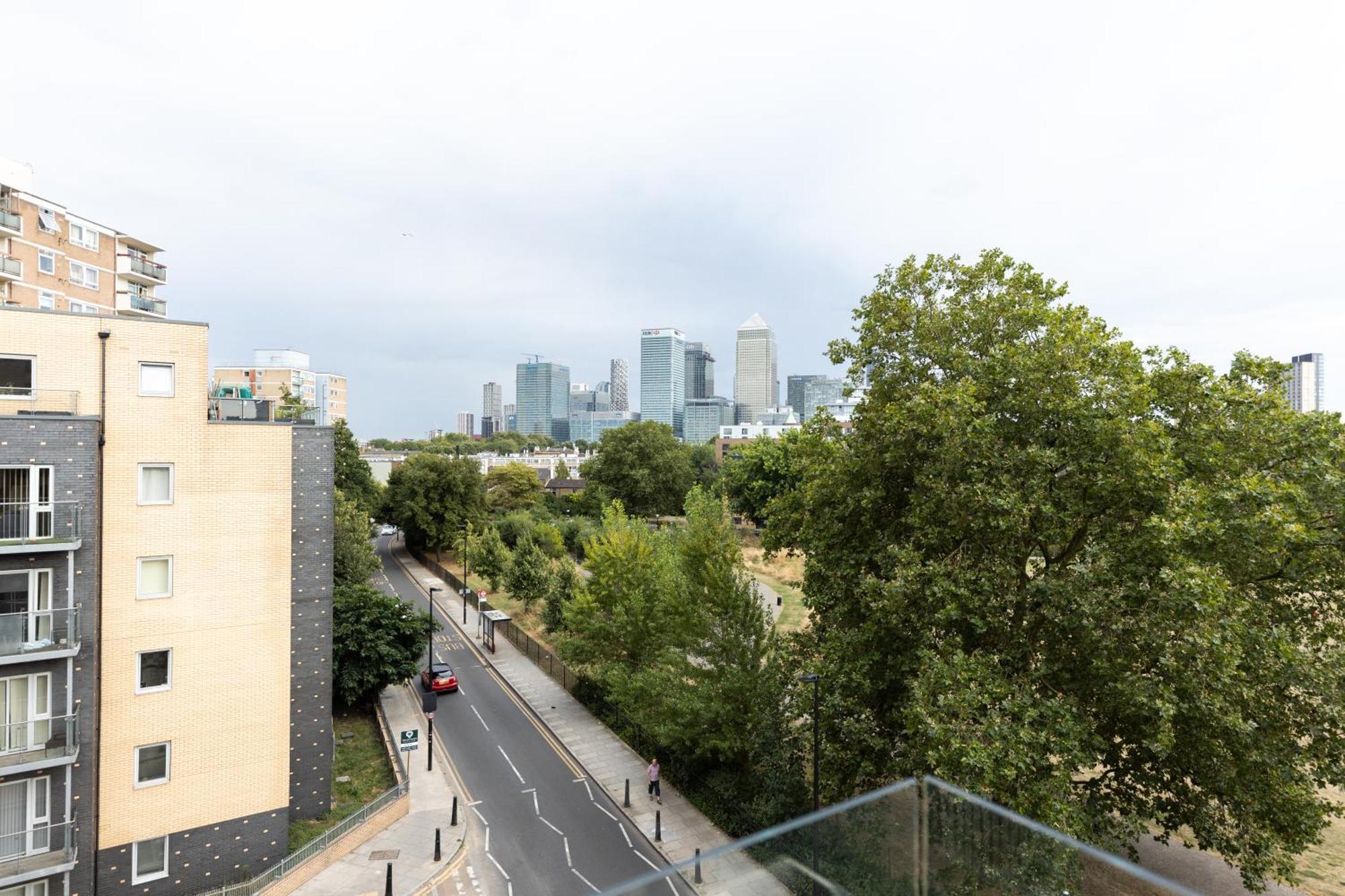 Apartamento Stylish 3 Bed Near Downtown & Free Parking Londres