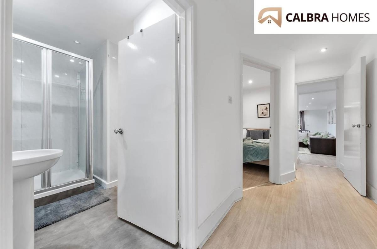 Urban Hideaway, Private Garden, 2 Mins To Station Apartment