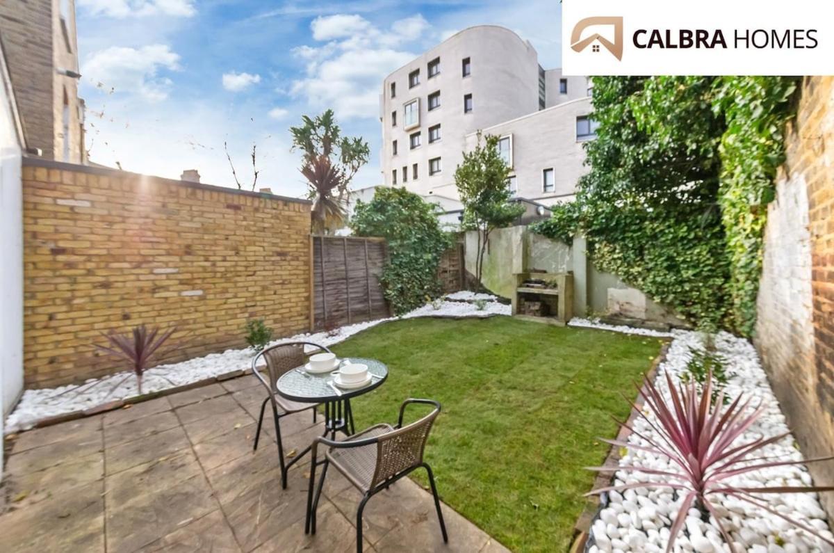 Urban Hideaway, Private Garden, 2 Mins To Station Apartment London