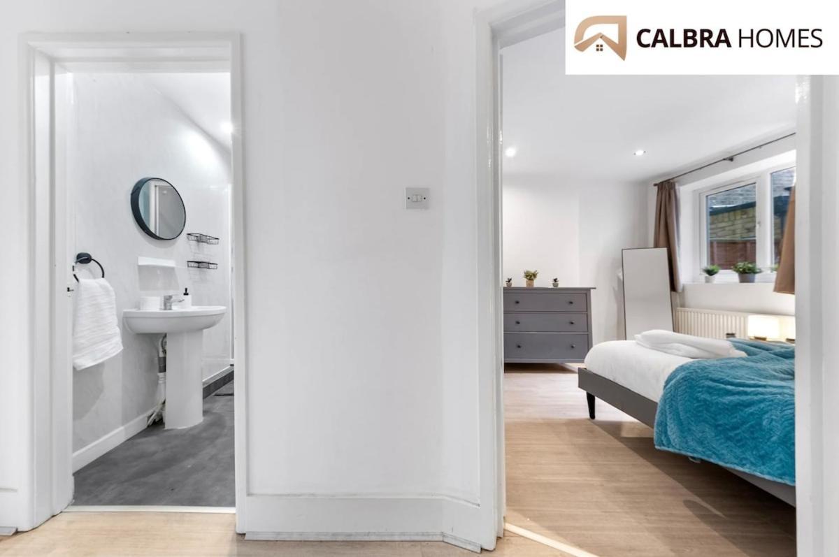 Apartment Urban Hideaway, Private Garden, 2 Mins To Station London