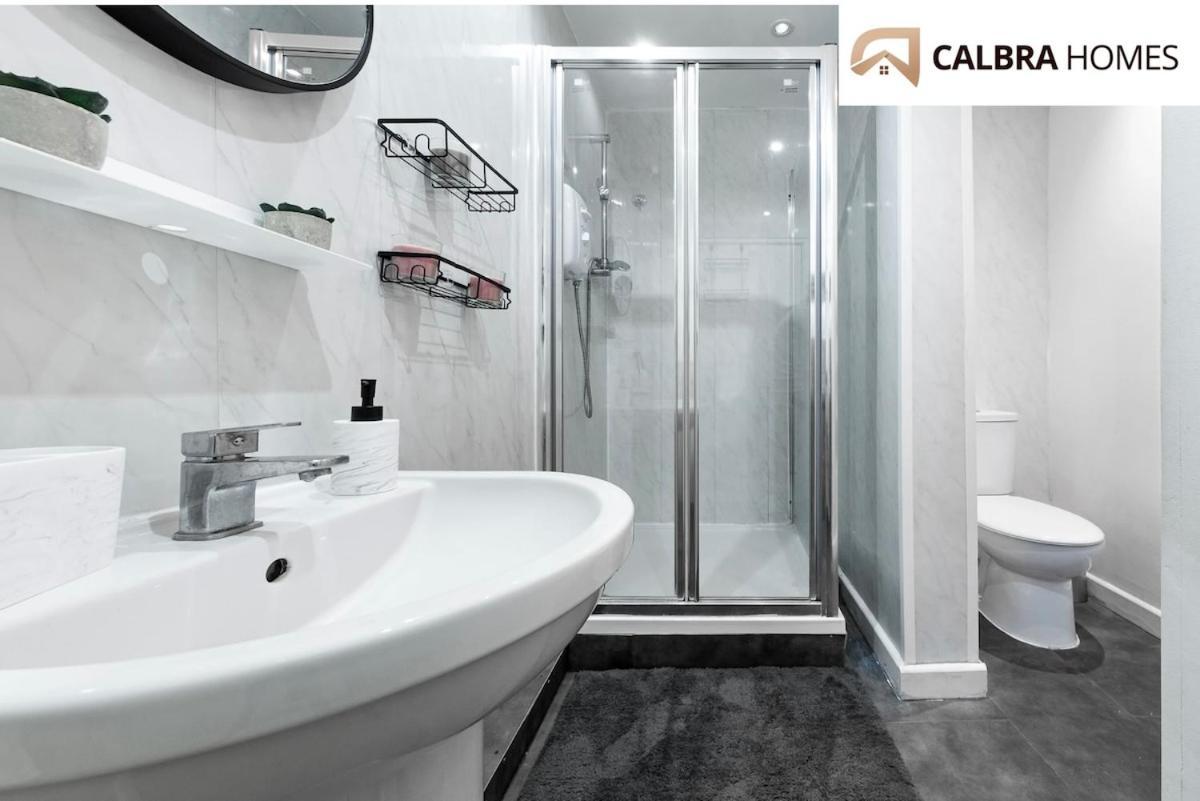 Urban Hideaway, Private Garden, 2 Mins To Station London