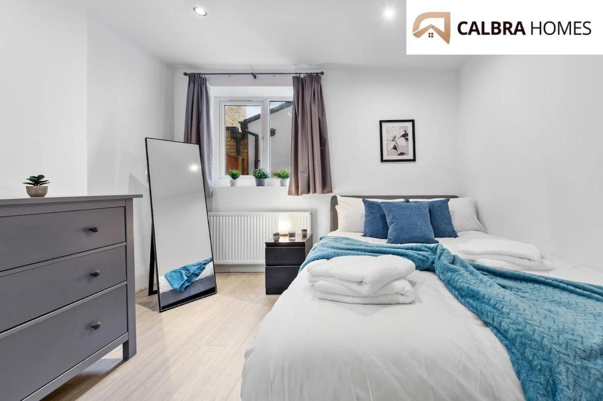 Urban Hideaway, Private Garden, 2 Mins To Station Apartment