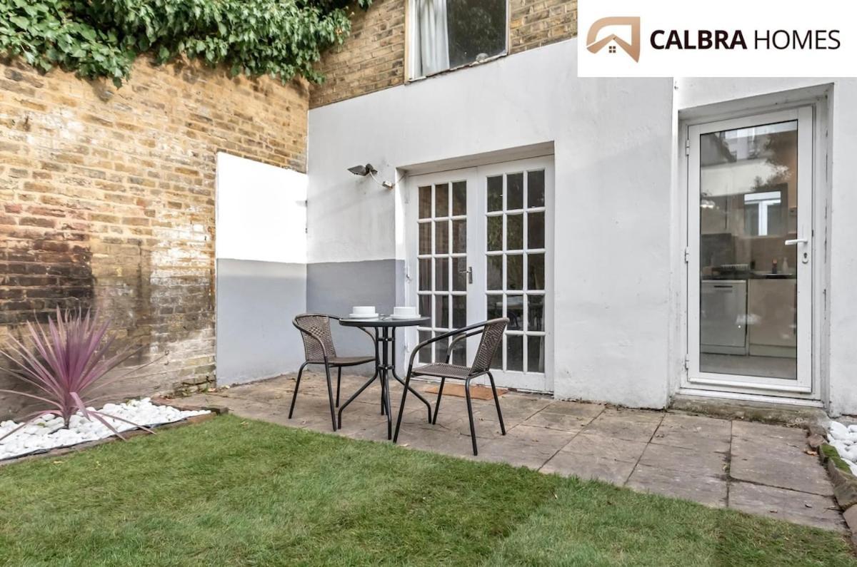 Urban Hideaway, Private Garden, 2 Mins To Station Apartment *