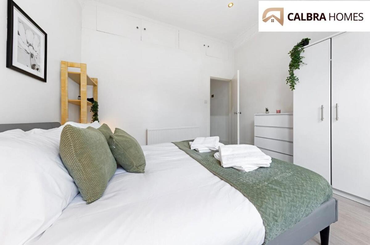 Urban Hideaway, Private Garden, 2 Mins To Station * London