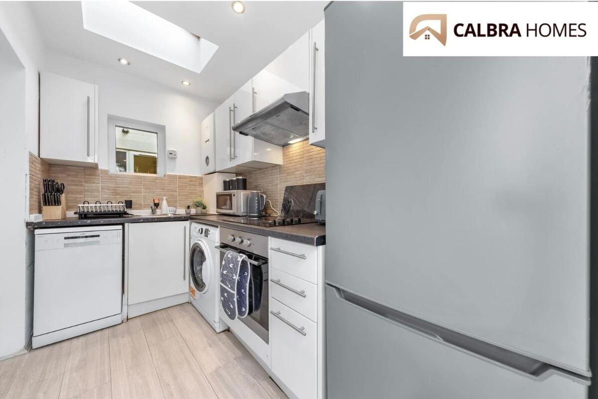 Apartment Urban Hideaway, Private Garden, 2 Mins To Station *