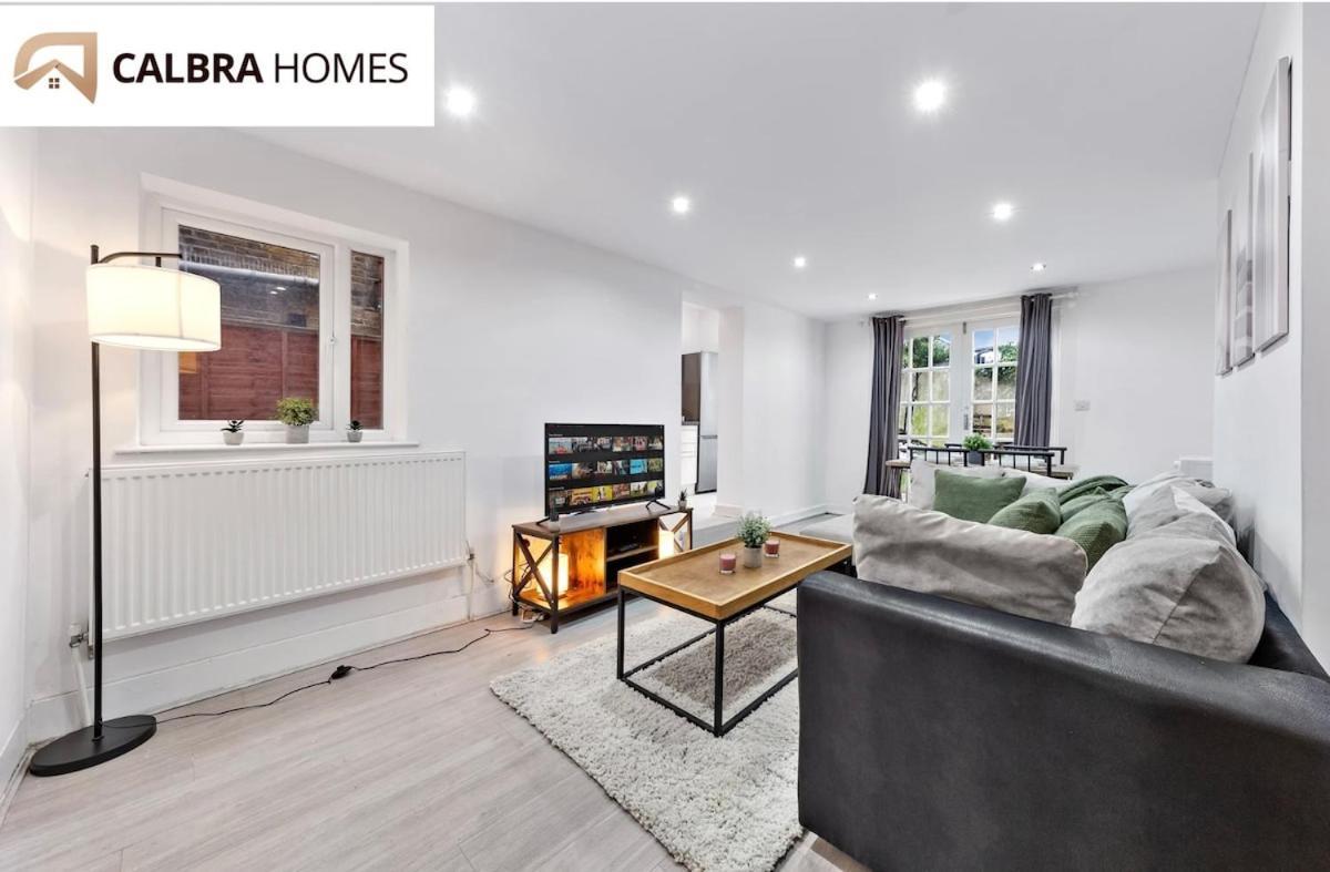 Apartment Urban Hideaway, Private Garden, 2 Mins To Station