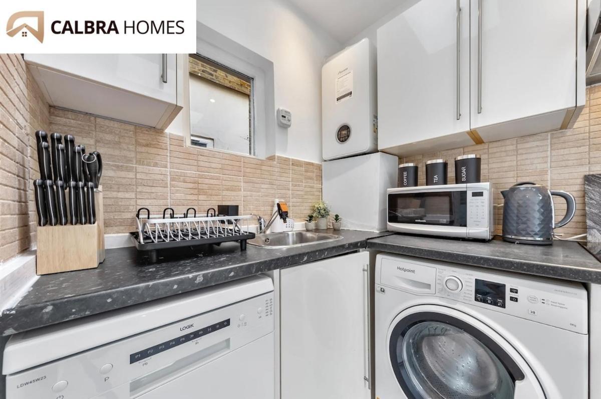 Urban Hideaway, Private Garden, 2 Mins To Station London