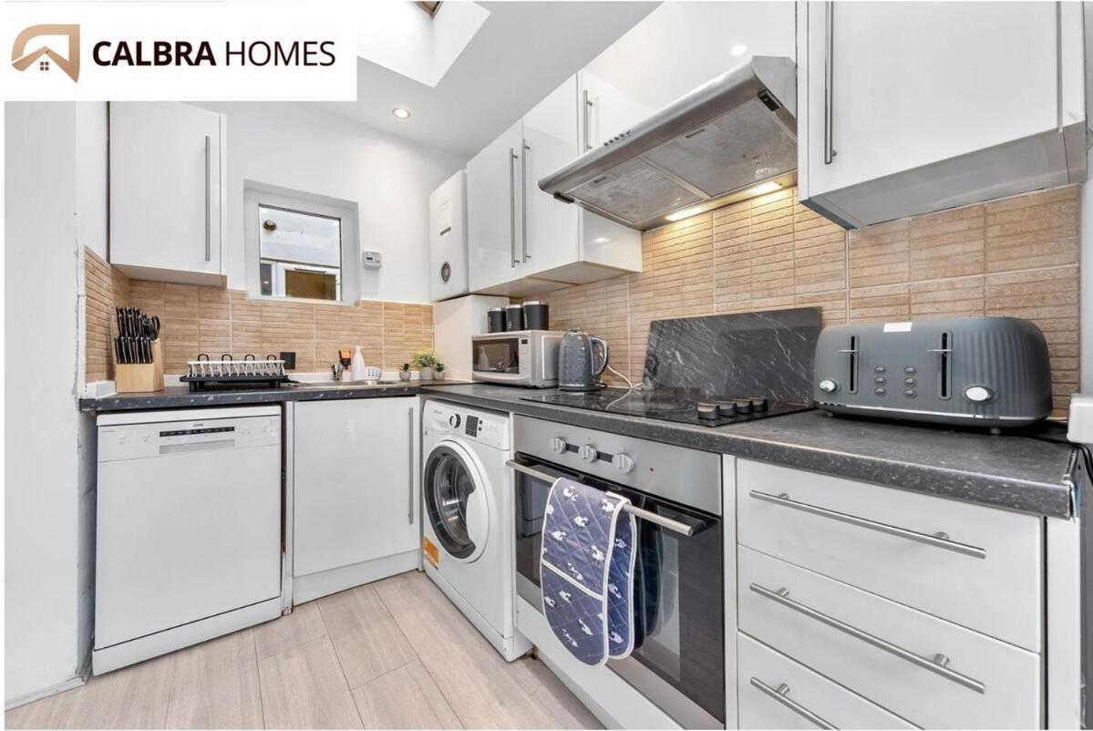 Urban Hideaway, Private Garden, 2 Mins To Station * London