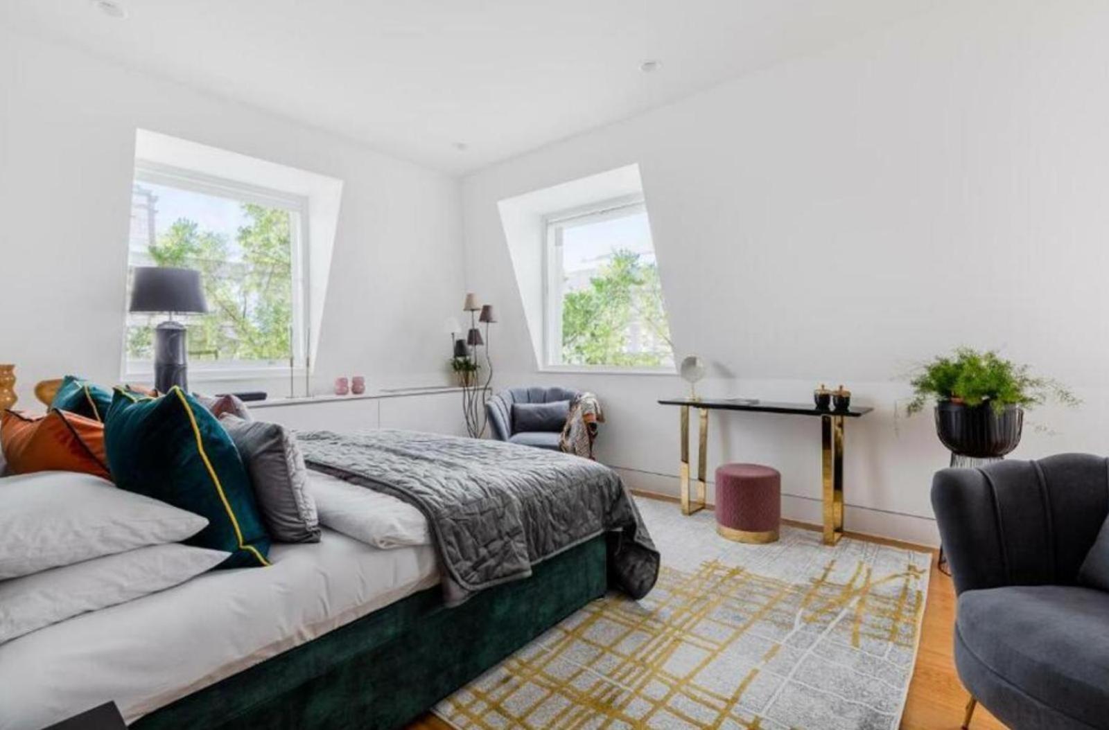 Apartment Unrivaled Elegance In 3 Bedroom Covent Garden London