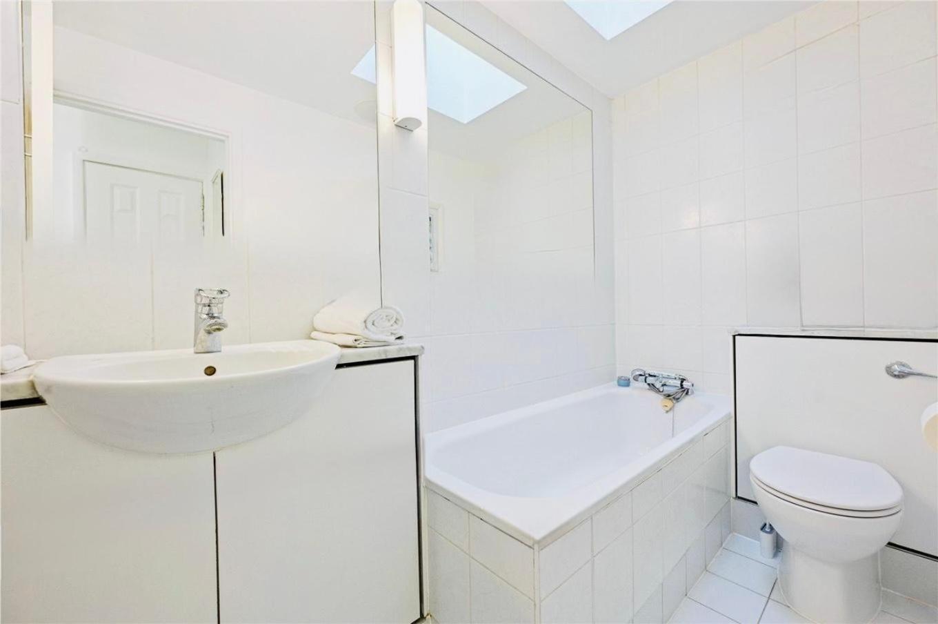 Apartment Unrivaled Elegance In 3 Bedroom Covent Garden London