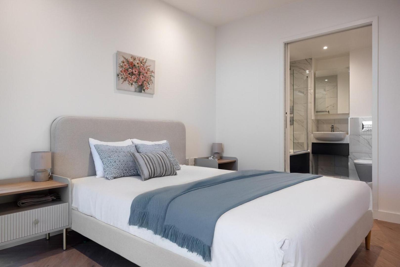 Modern 1-bedroom - Stunning Canary Wharf Views