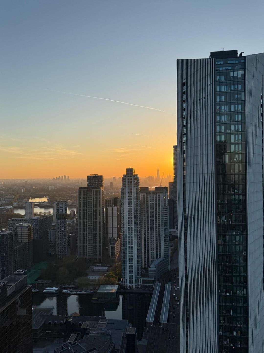 Apartment Modern 1-bedroom - Stunning Canary Wharf Views London