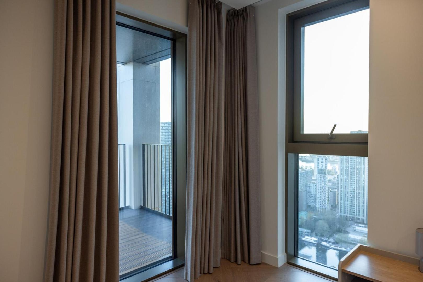 Modern 1-bedroom - Stunning Canary Wharf Views London