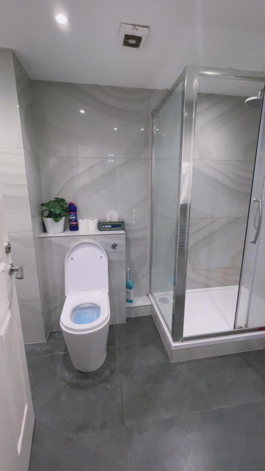 Apartment 3 Bedrooms With Security 24 London
