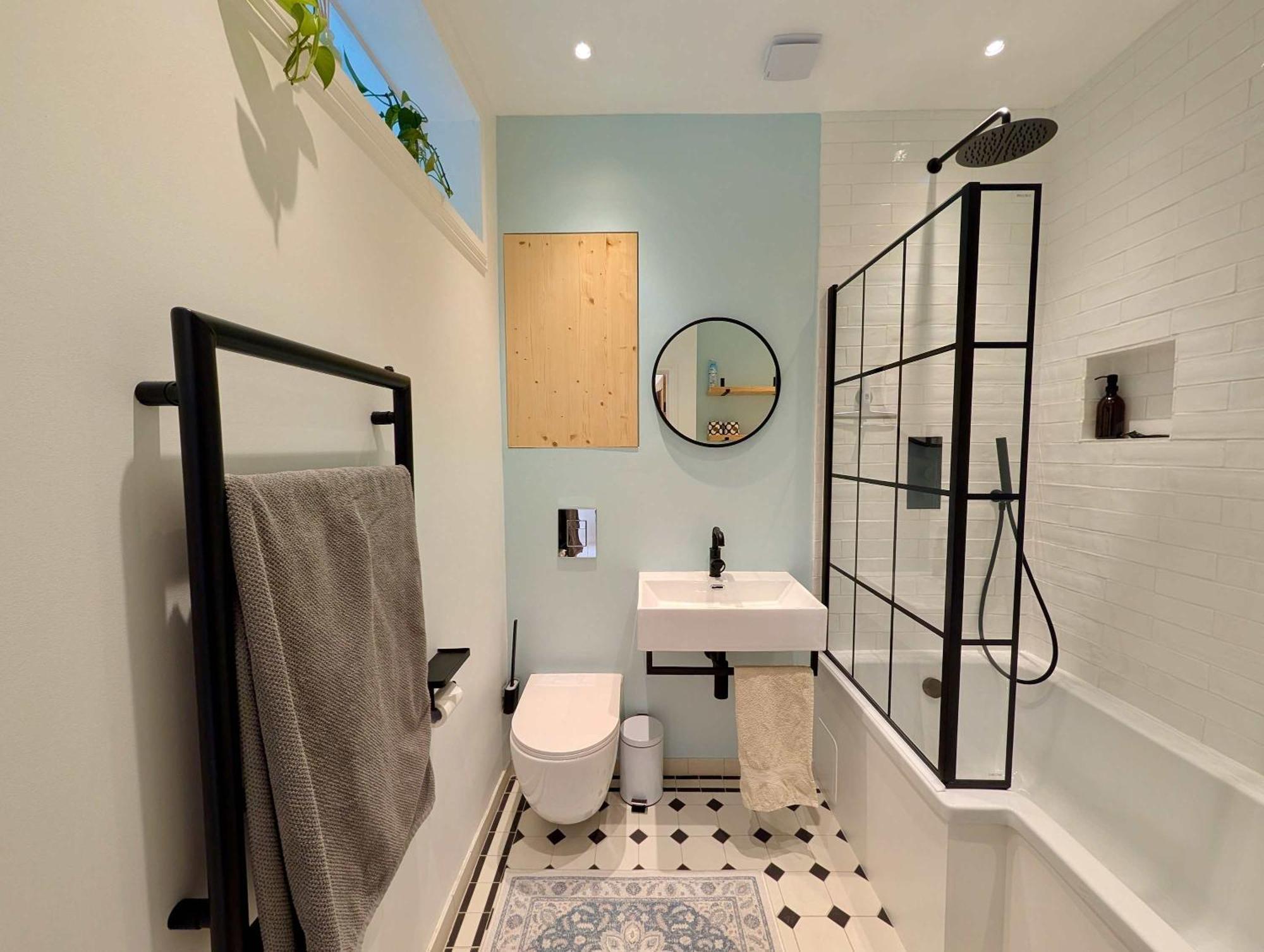 Chic With Backyard Near Emirates Stadium London