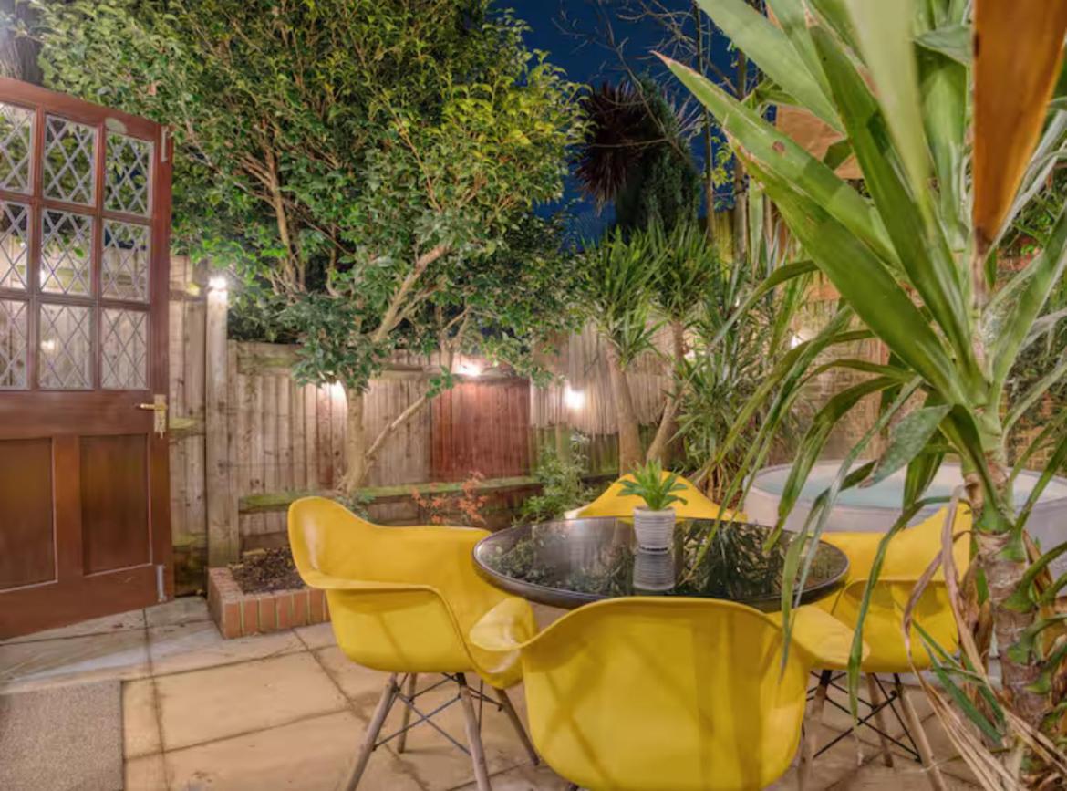 The Zen Den With Hot Tub And Garden