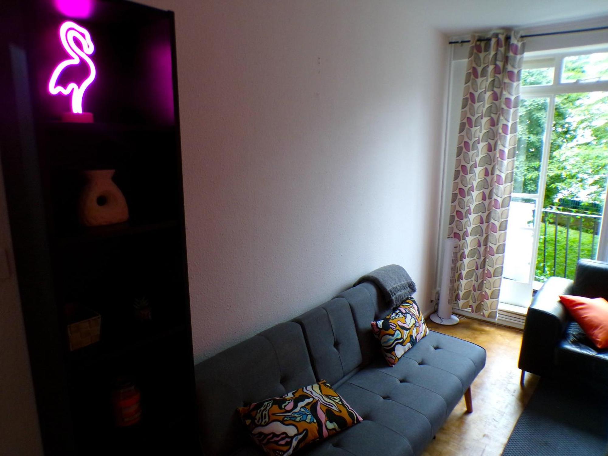 Apartmentsleeps7-paddington-balcony-bbq-ac * London