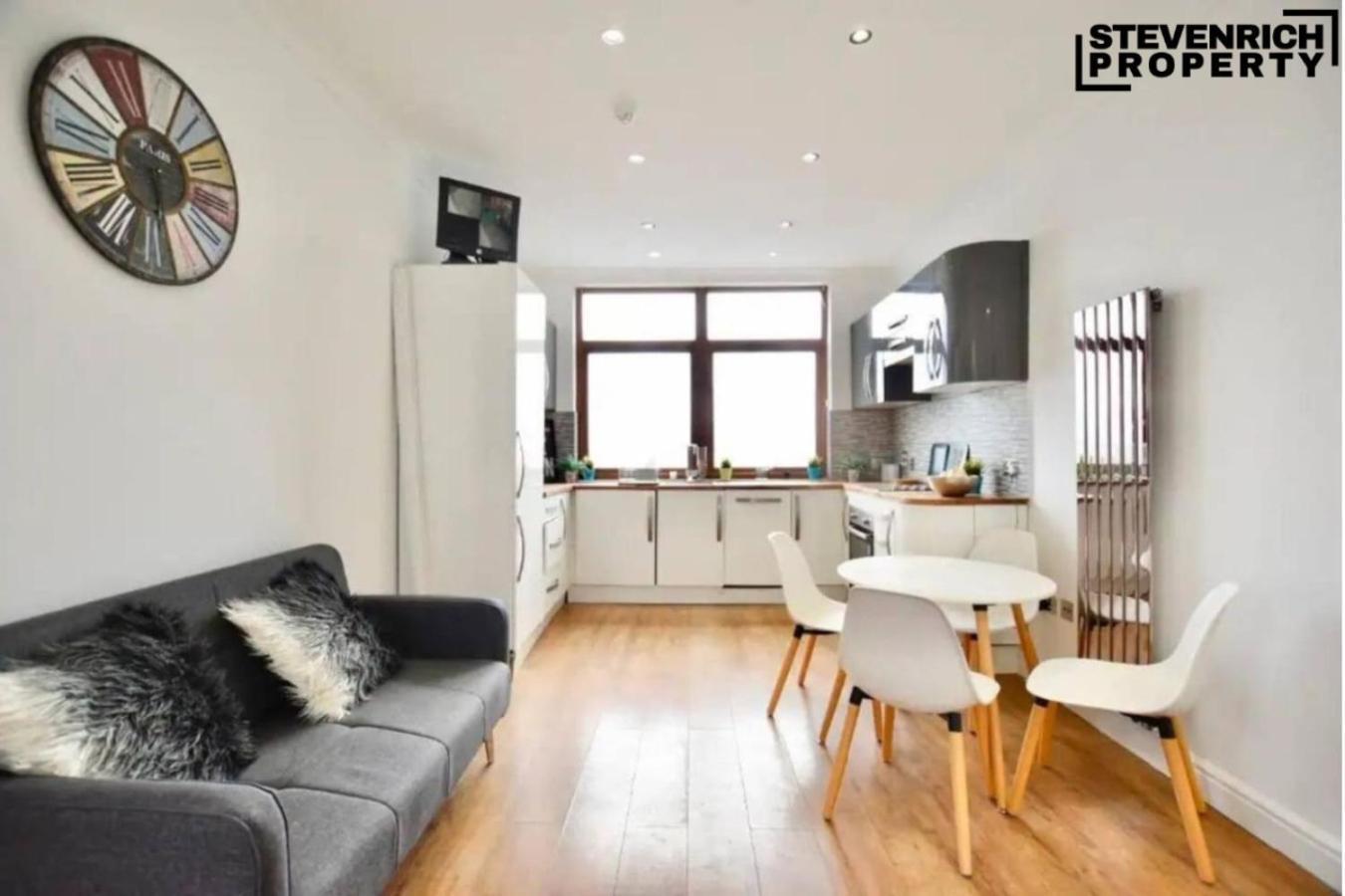 Large Town House Long Term * Londres
