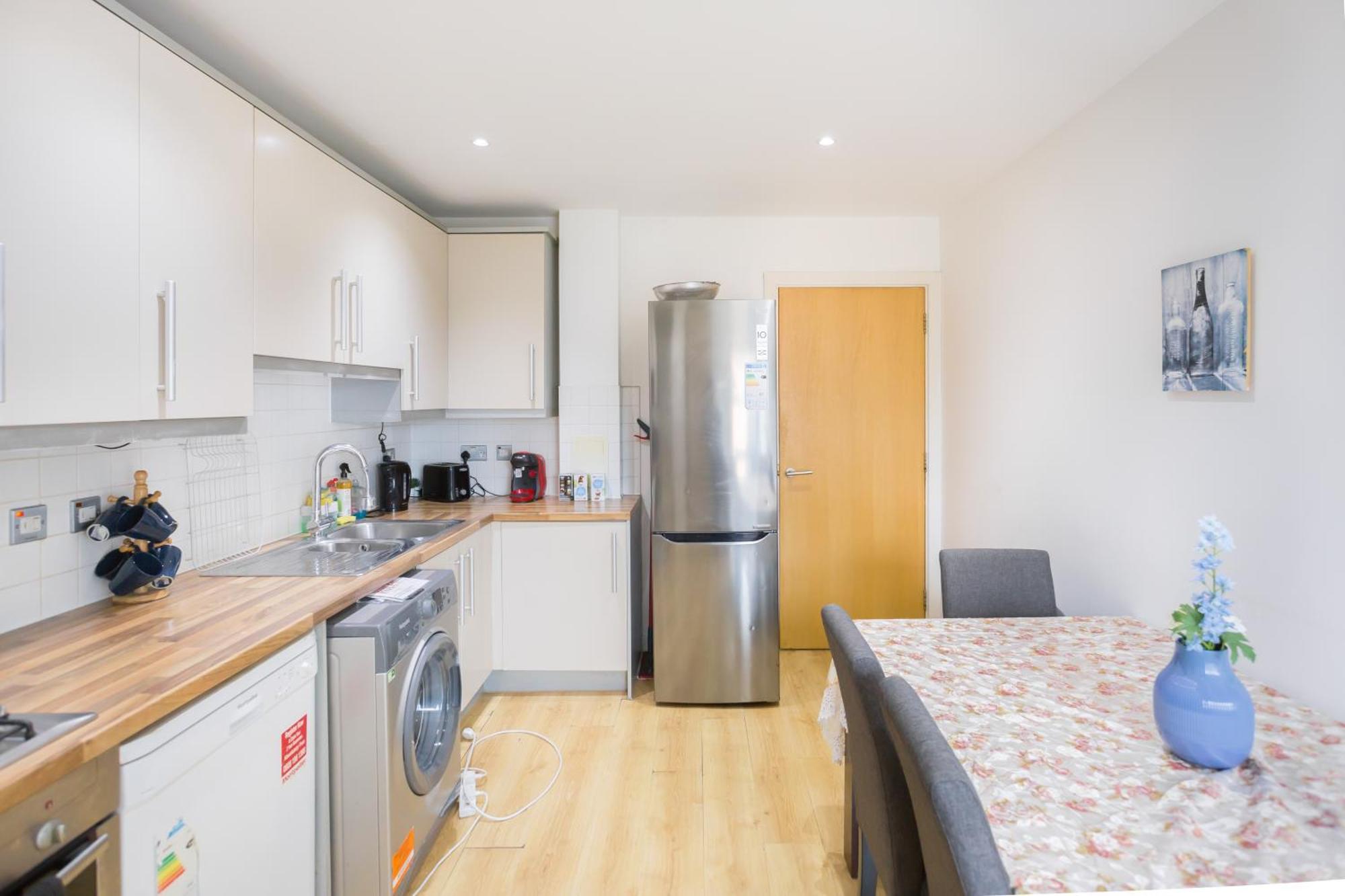 Hannah Homes * London