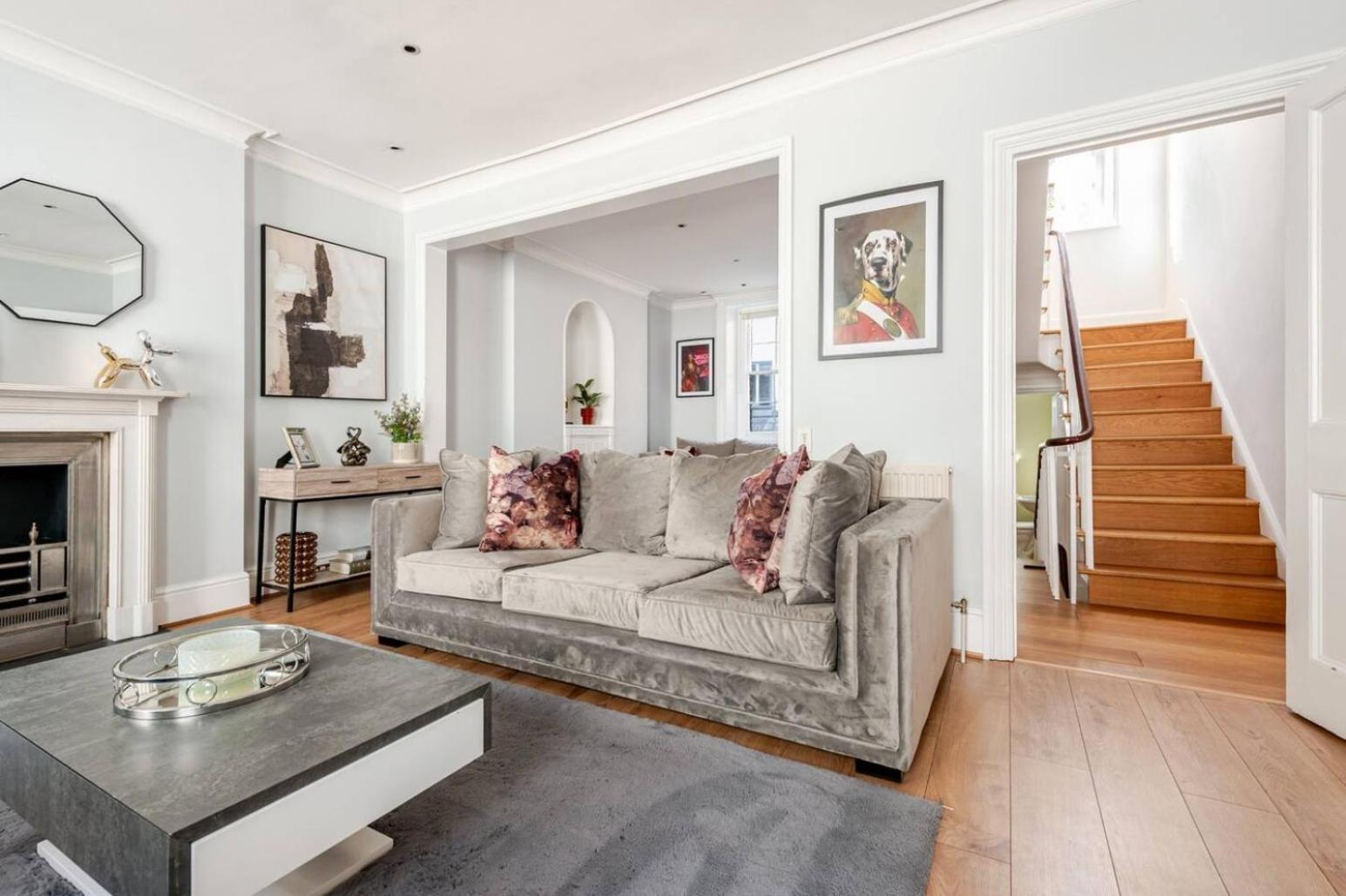 Grand Victorian Mansion By Buckingham Palace Holiday home London