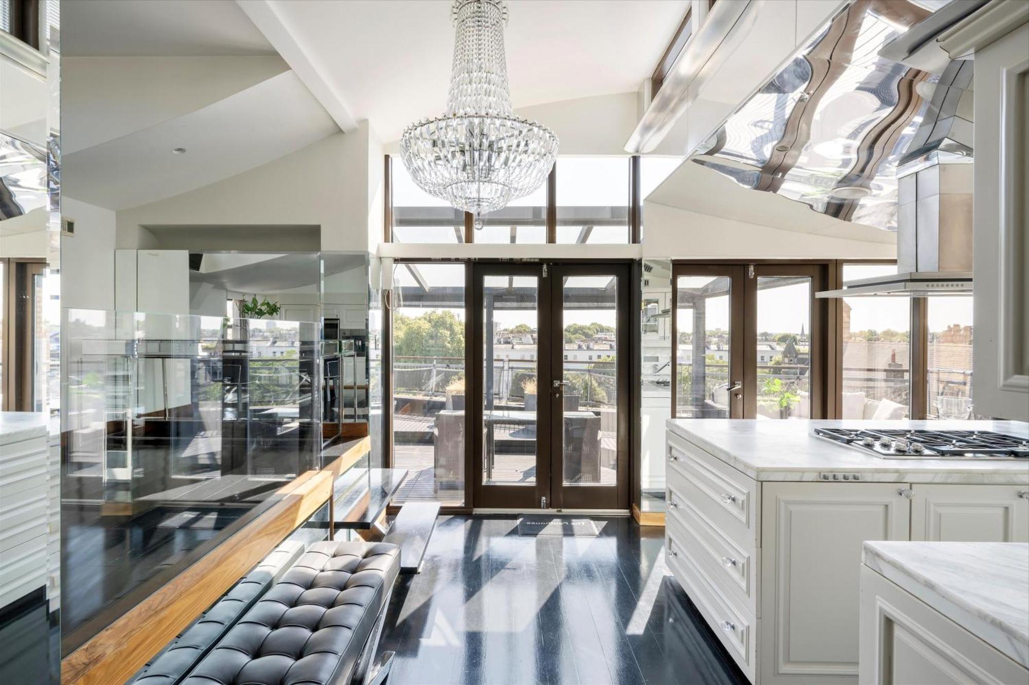 Three Bedroom Penthouse With Roof Terrace In South Kensington
