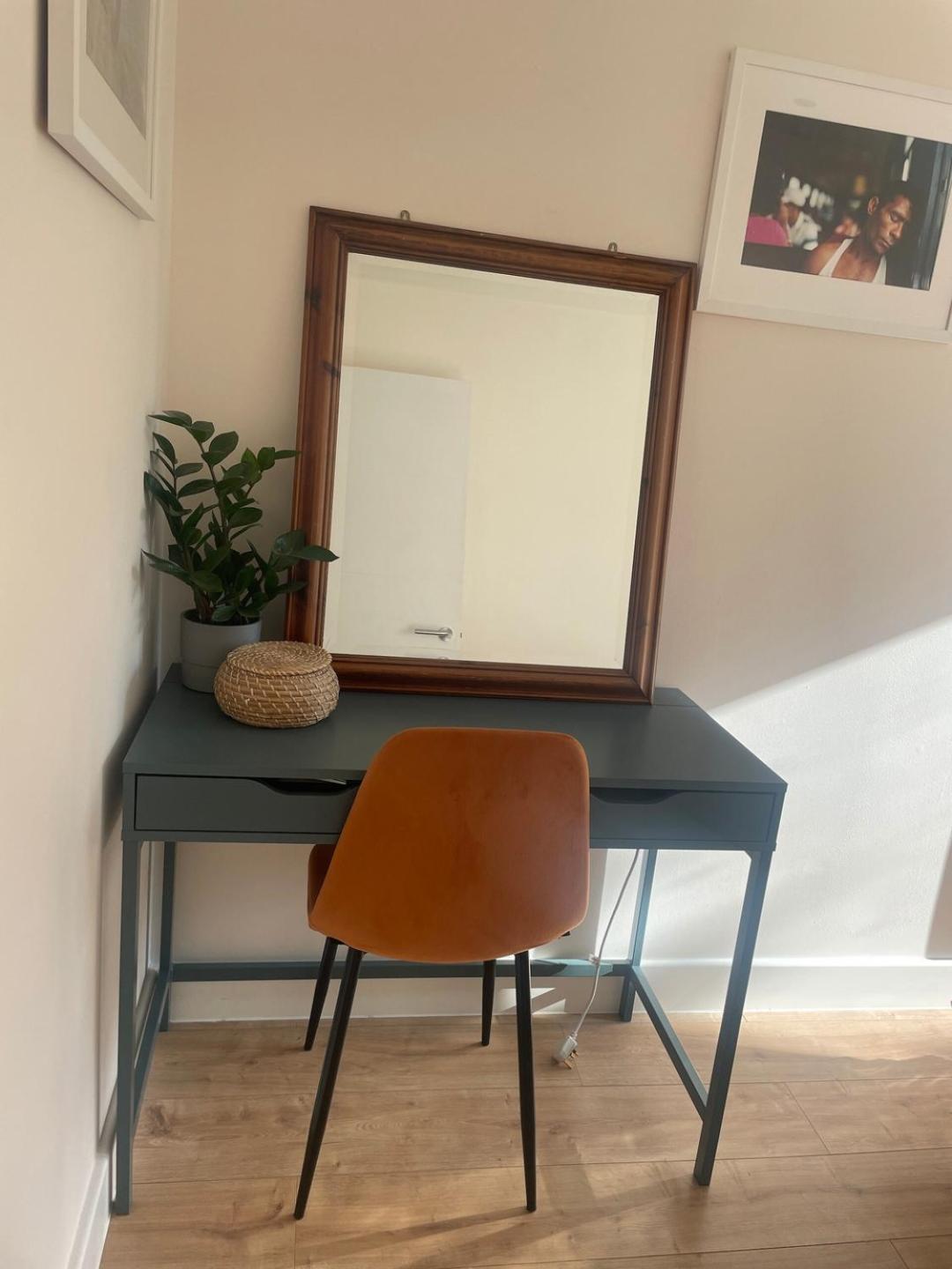 Holiday home Beautiful Bright 3-bed Next To Station London