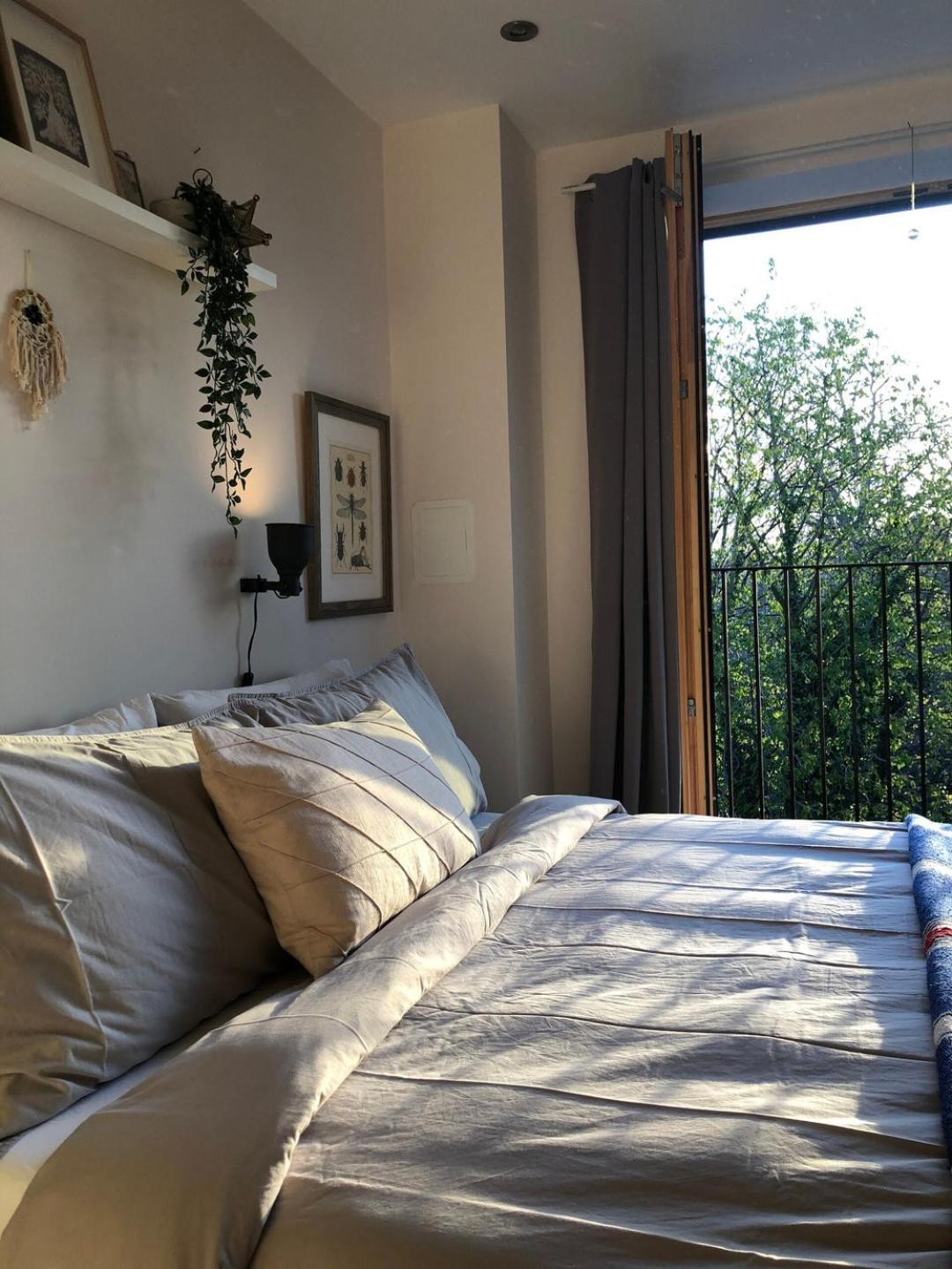 Holiday home Beautiful Bright 3-bed Next To Station *