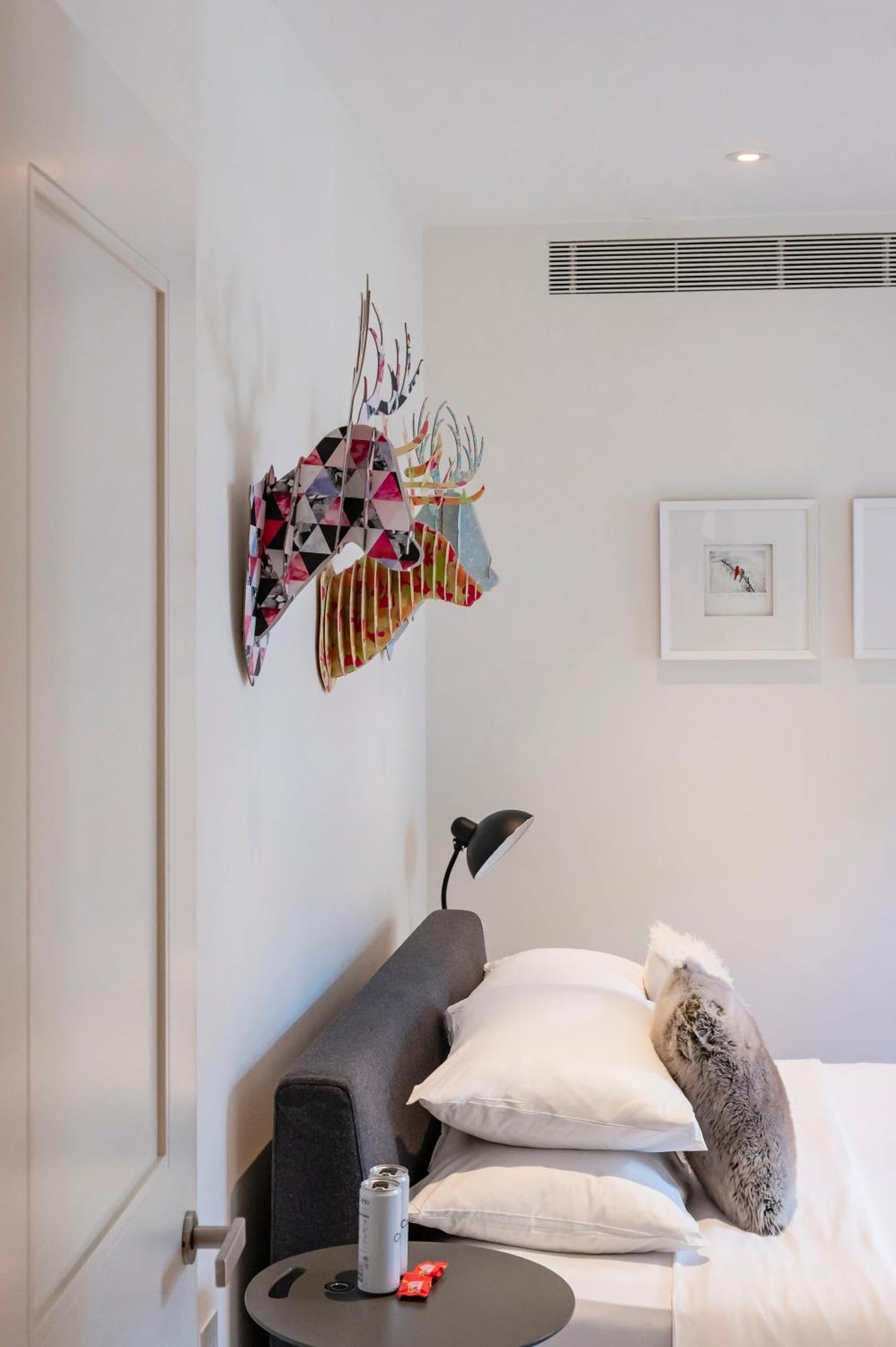Rock Paper Scissors Apartment *