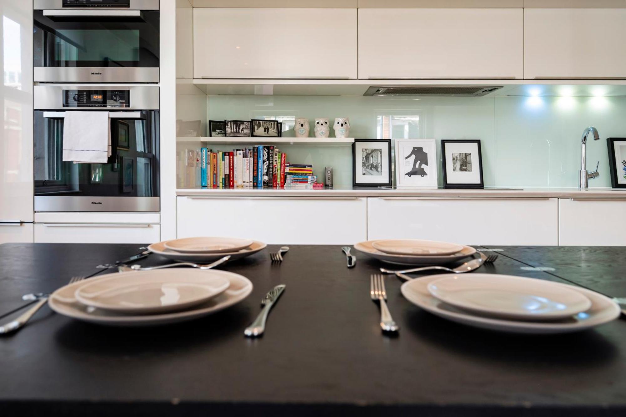 Rock Paper Scissors Apartment