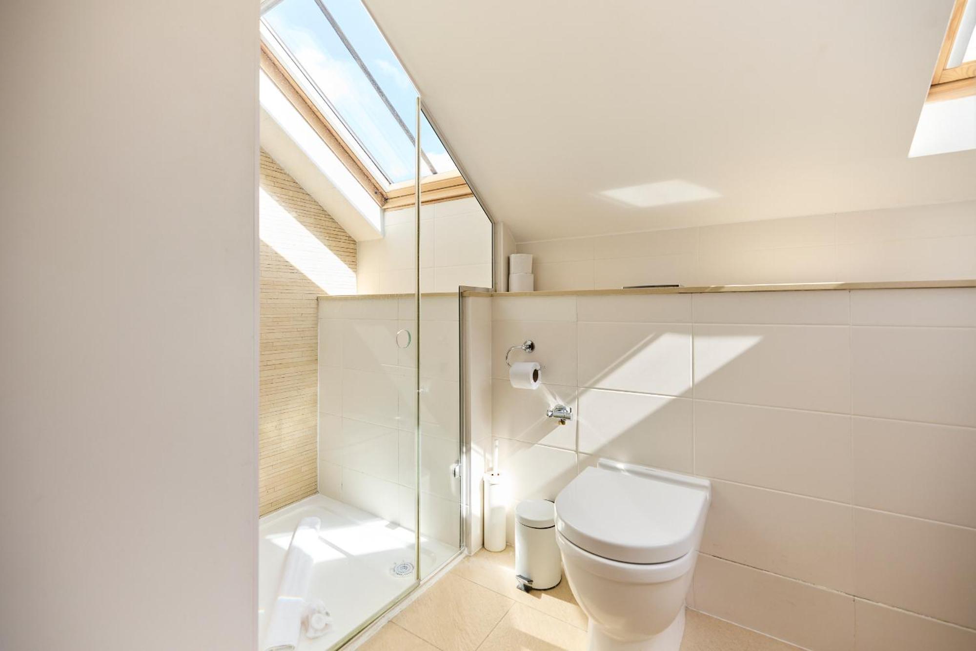 Apartment The Porchester Gardens - Modern & Bright 4bdr With Garden And Parking