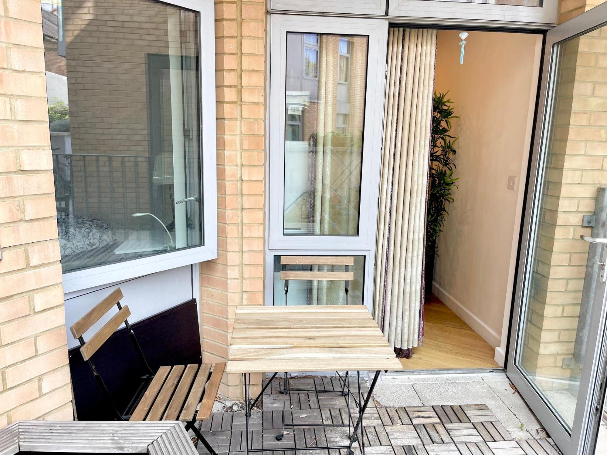 Apartamento Modern Patio Flat Close To Sation & Canary Wharf Londres