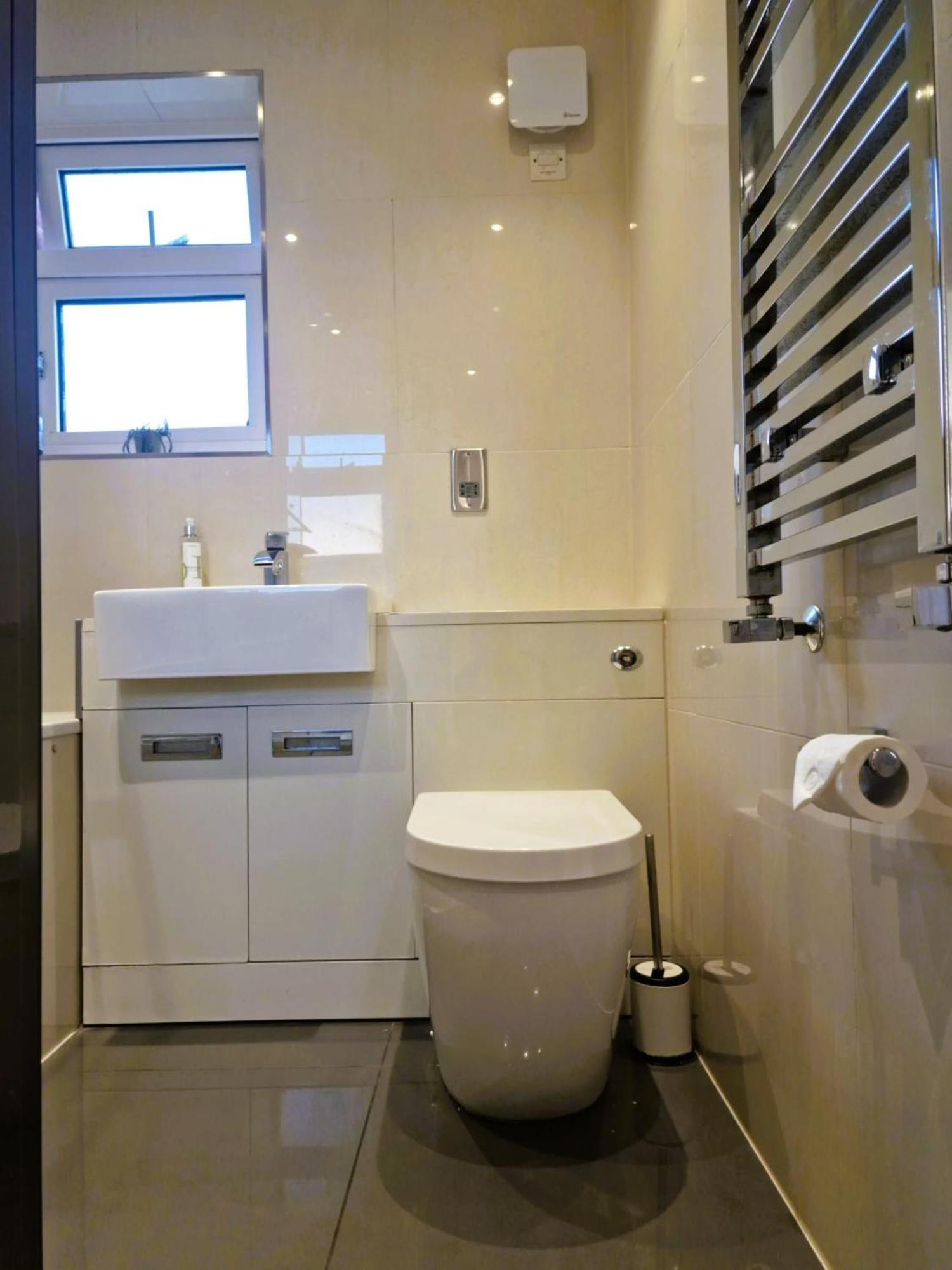 2 Bed Close To London