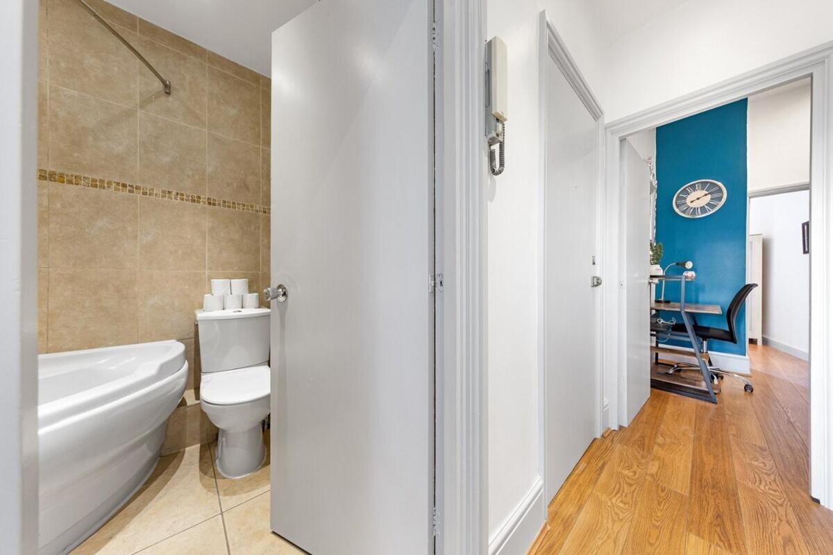 Luxurious 3 Bedroom Flat With Balcony In Kensington For 7 Next To Station Near Harrods Apartamento Londres