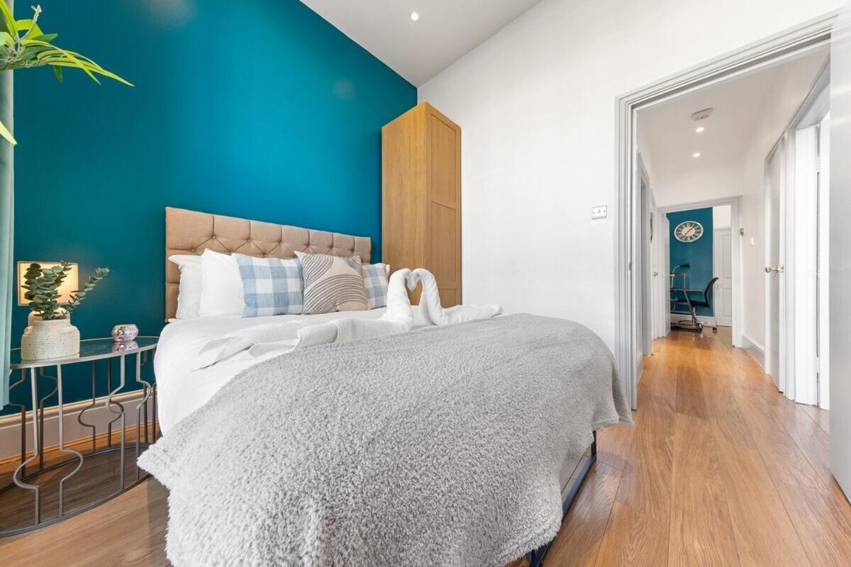 Luxurious 3 Bedroom Flat With Balcony In Kensington For 7 Next To Station Near Harrods Apartamento Londres