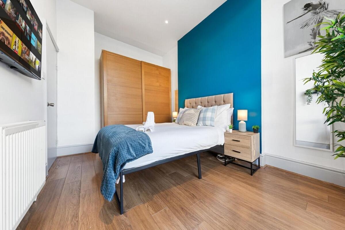 Luxurious 3 Bedroom Flat With Balcony In Kensington For 7 Next To Station Near Harrods Apartamento Londres