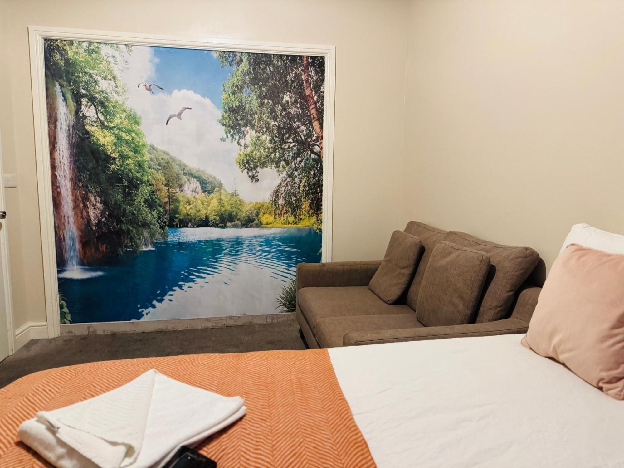 Private Bedrooms In Finsbury Park Station Homestay *