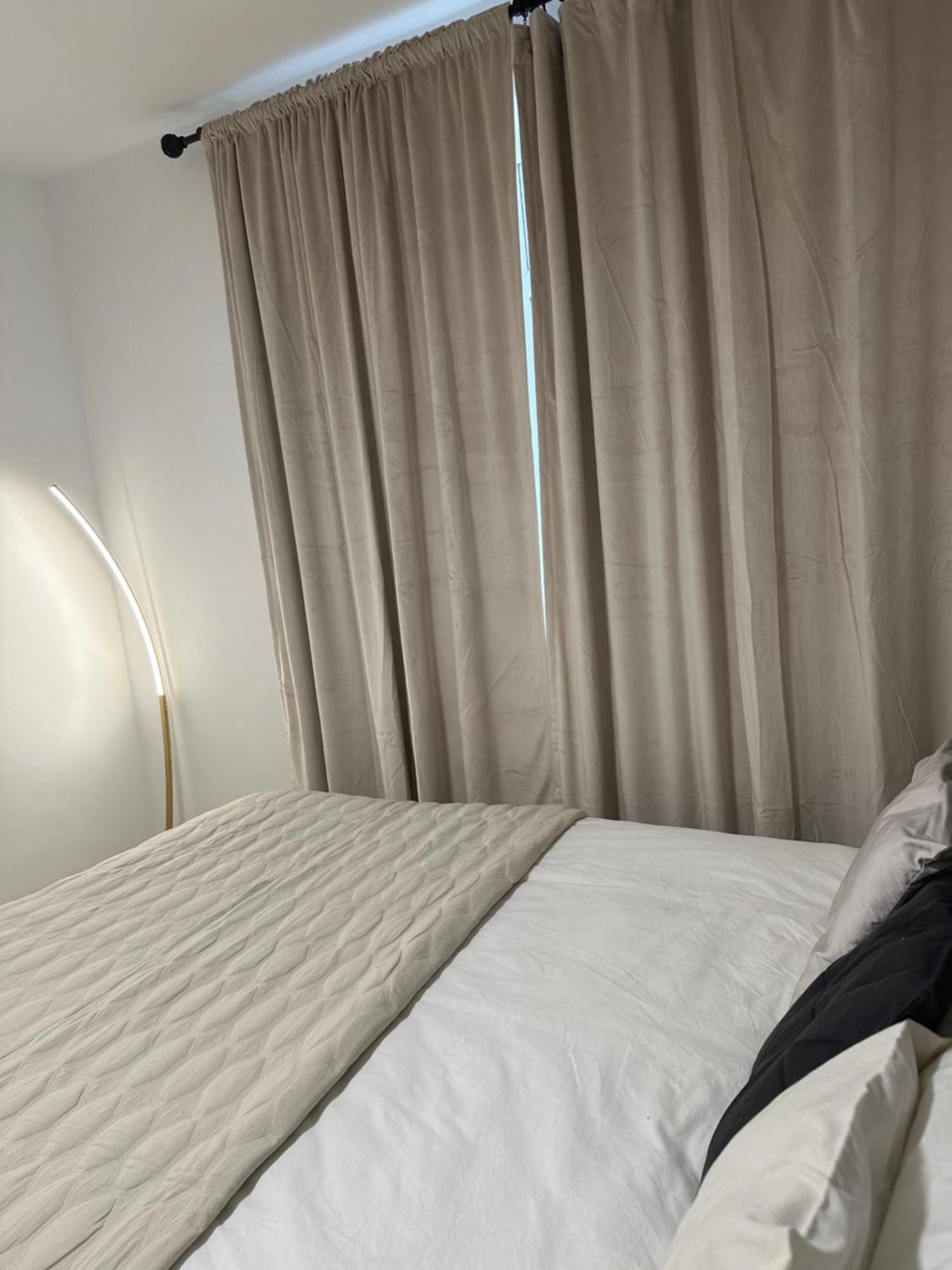 Entire 2-bedroom Flat Close To Hyde Park, Paddington Station, Bayswater And Queensway Station