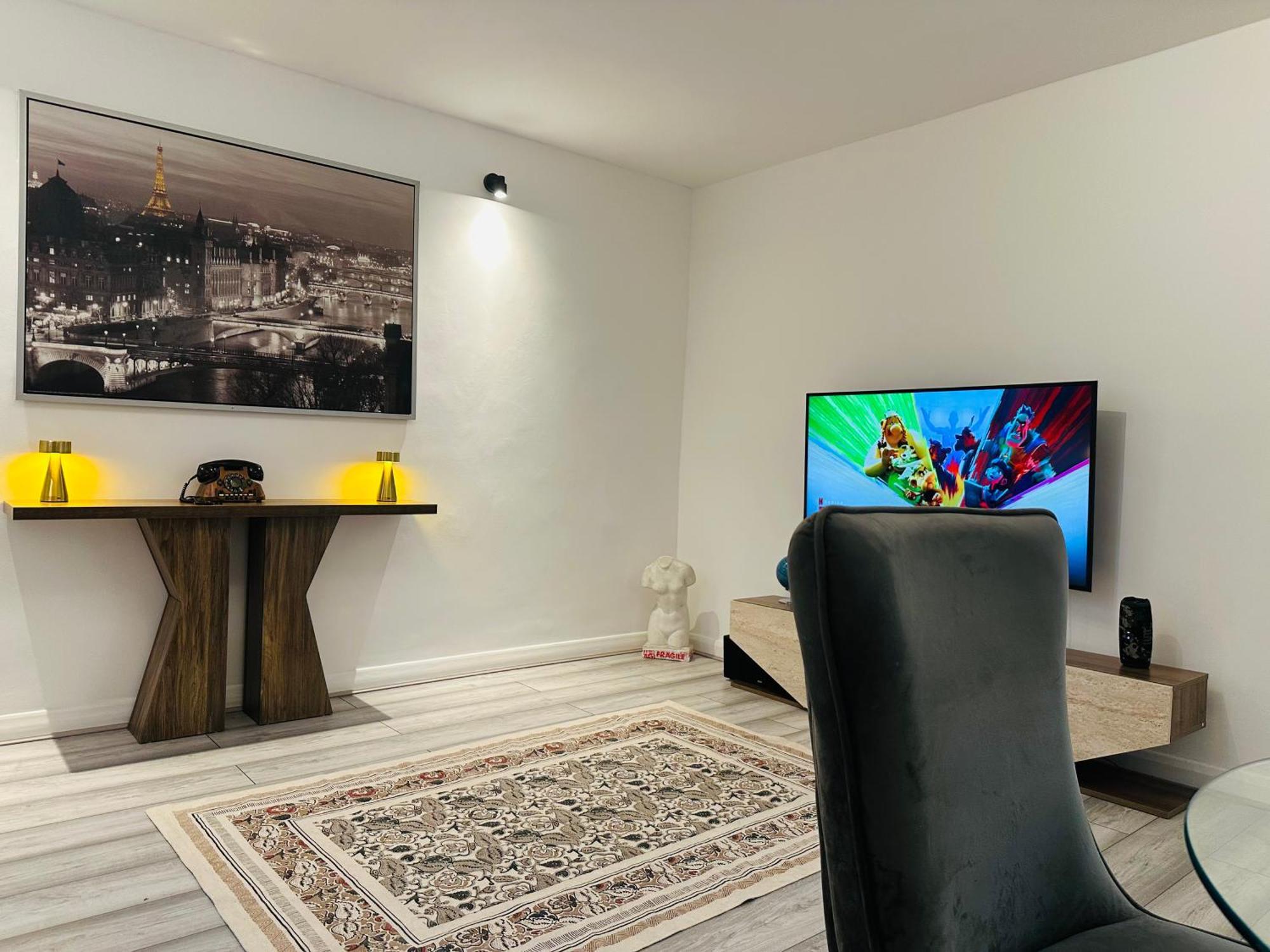 Entire 2-bedroom Flat Close To Hyde Park, Paddington Station, Bayswater And Queensway Station Apartment London