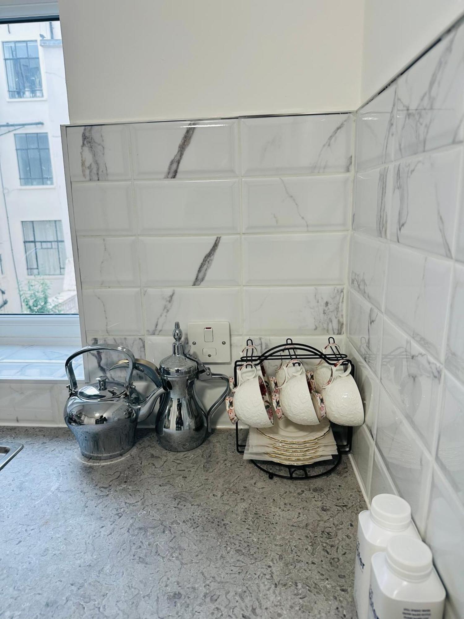 Entire 2-bedroom Flat Close To Hyde Park, Paddington Station, Bayswater And Queensway Station * London