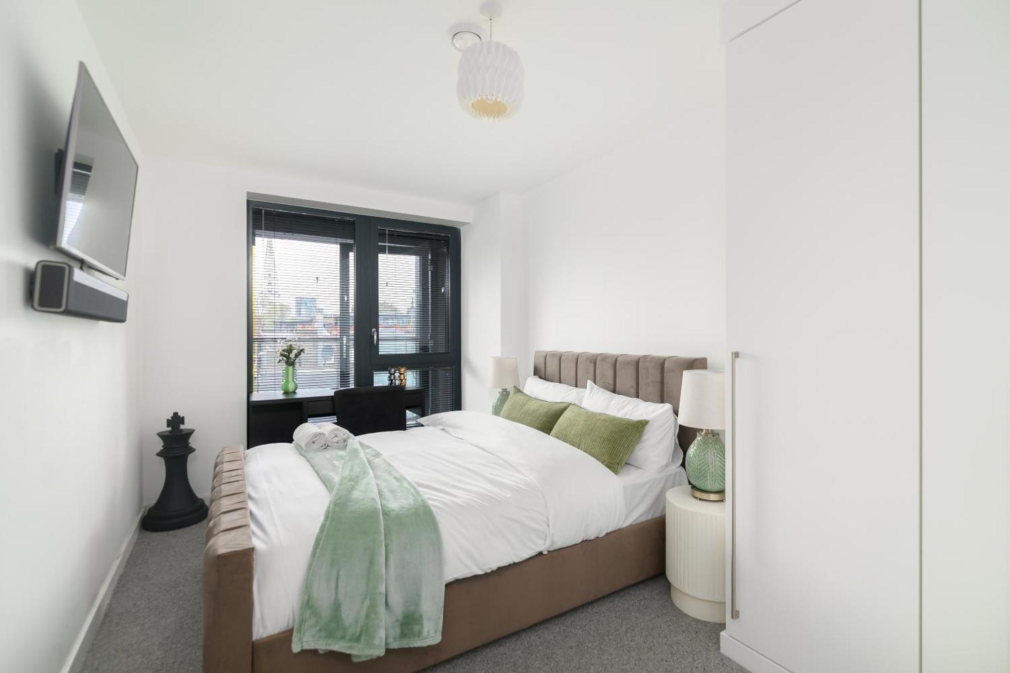 Apartment Of 2br Penthouse With Stunning Terrace Views London