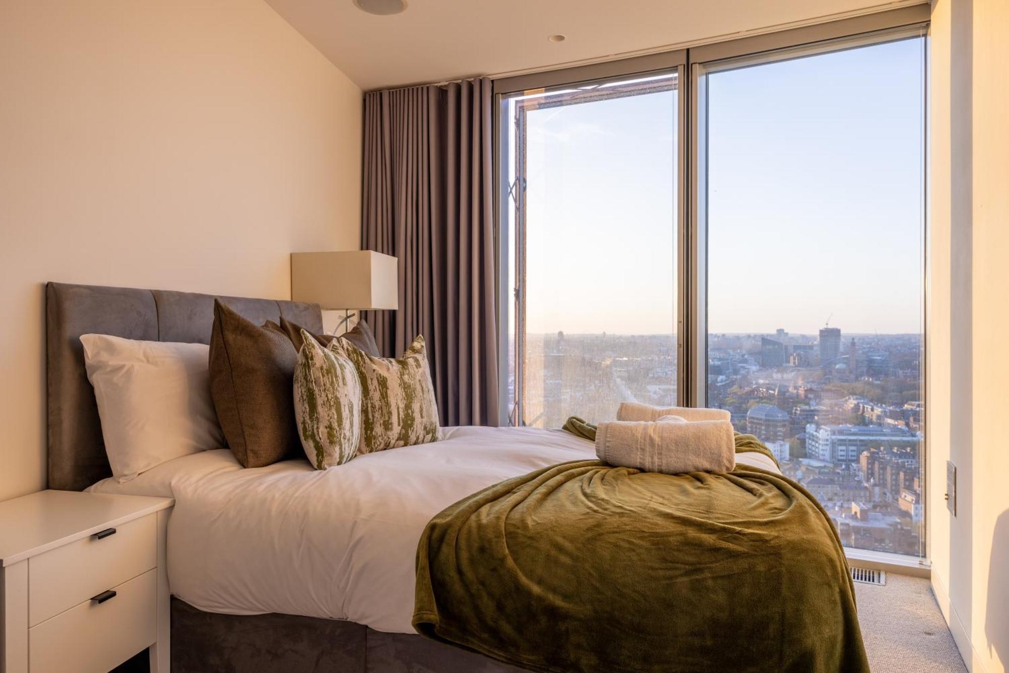 Luxury With Pool, Gym, Spa, Free Parking 3 Bedroom Apartamento *