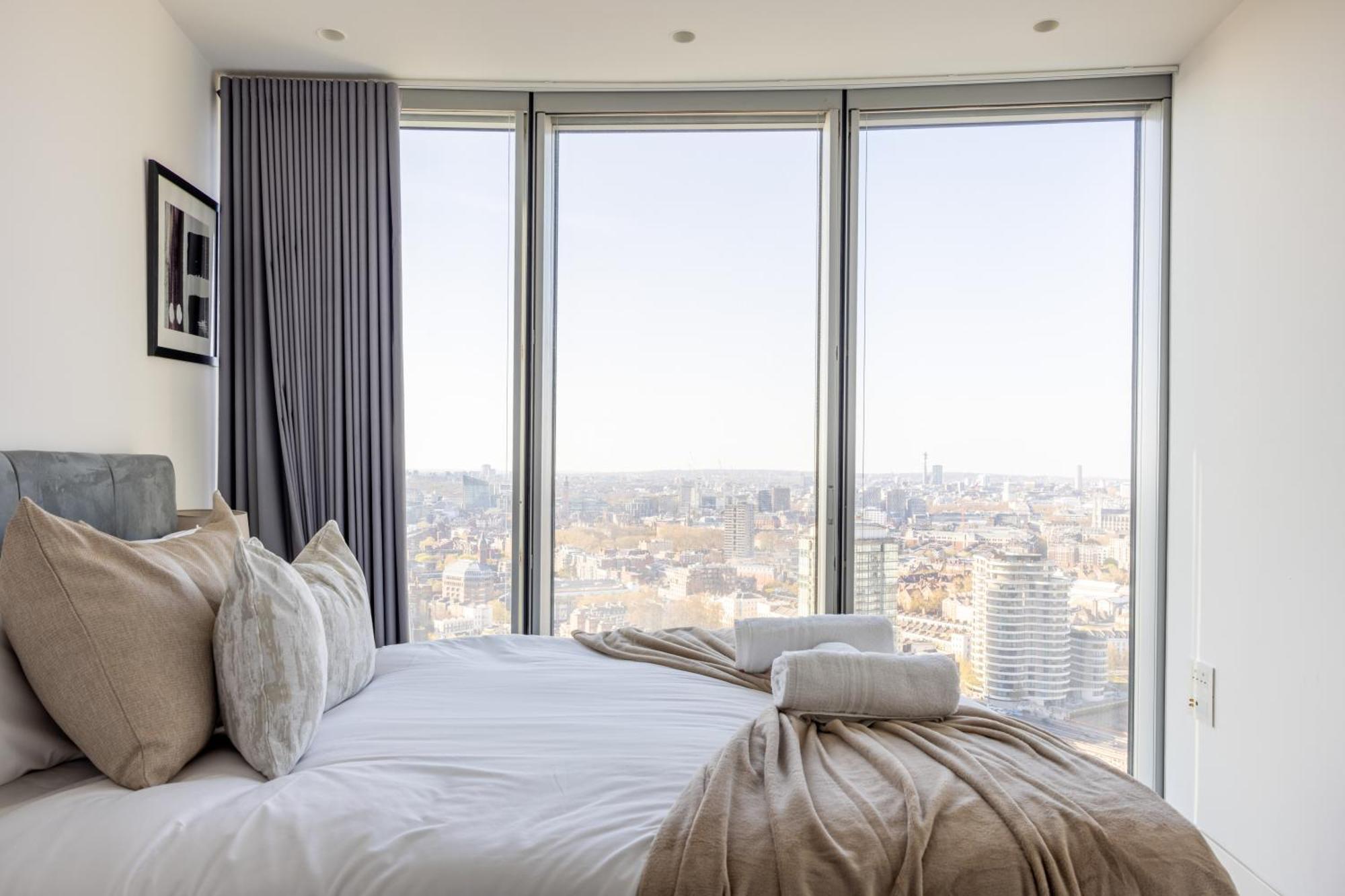 Luxury With Pool, Gym, Spa, Free Parking 3 Bedroom Apartamento Londres