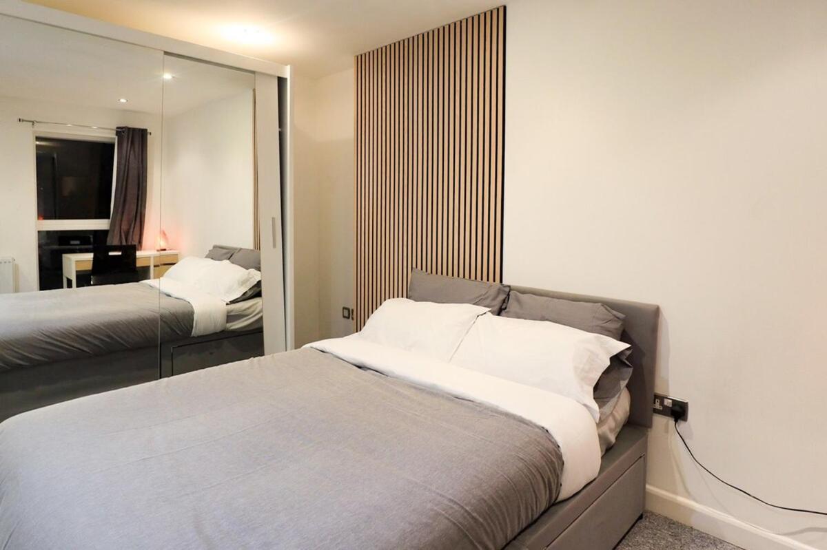 Canary Wharf 1-bedroom Apartment, Sleeps 3 - Prime Location Apartment London