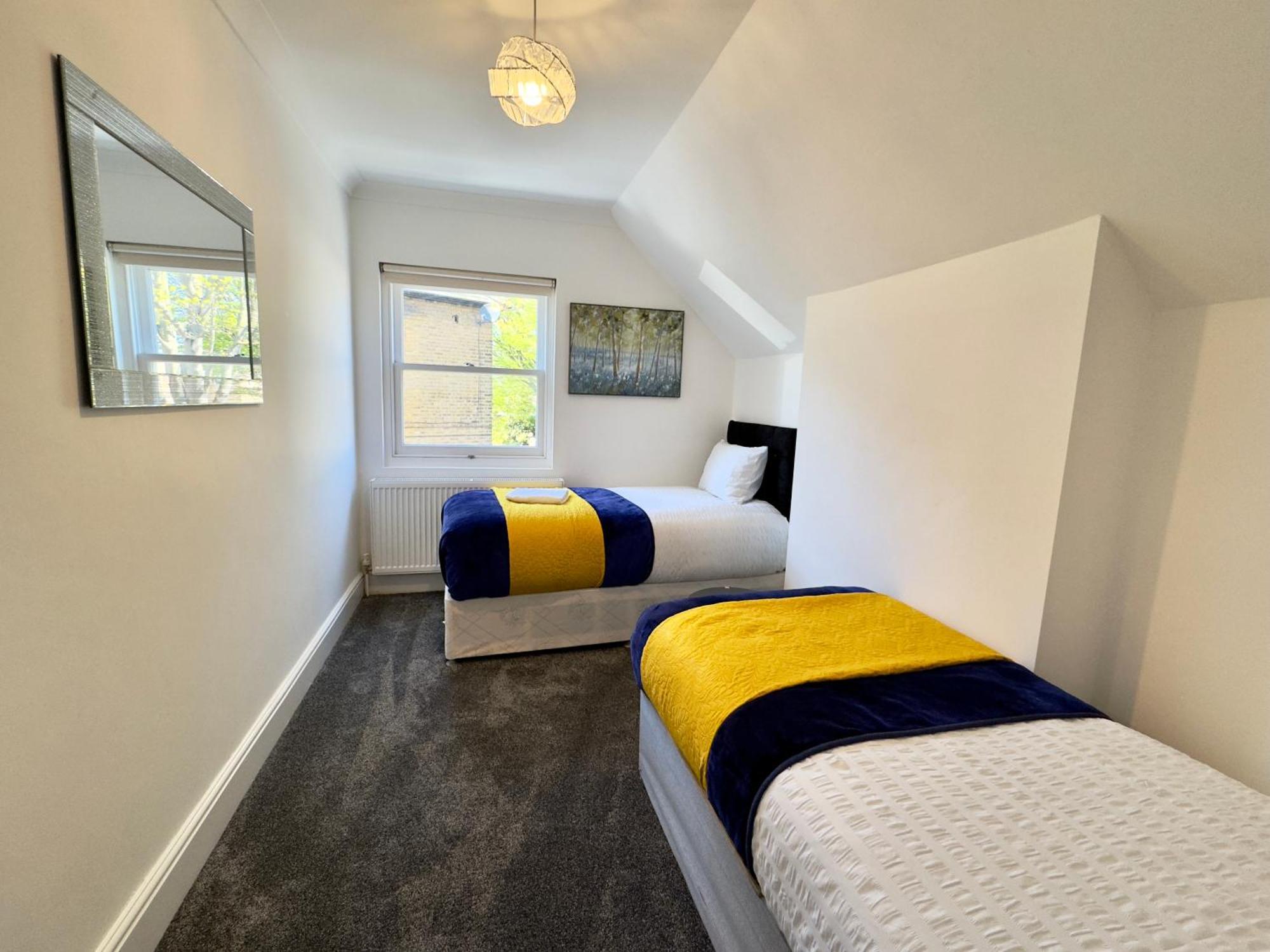 Spacious 3-bed With Garden, Private Parking, Smart Tv's, Fast Wi-fi * Londres