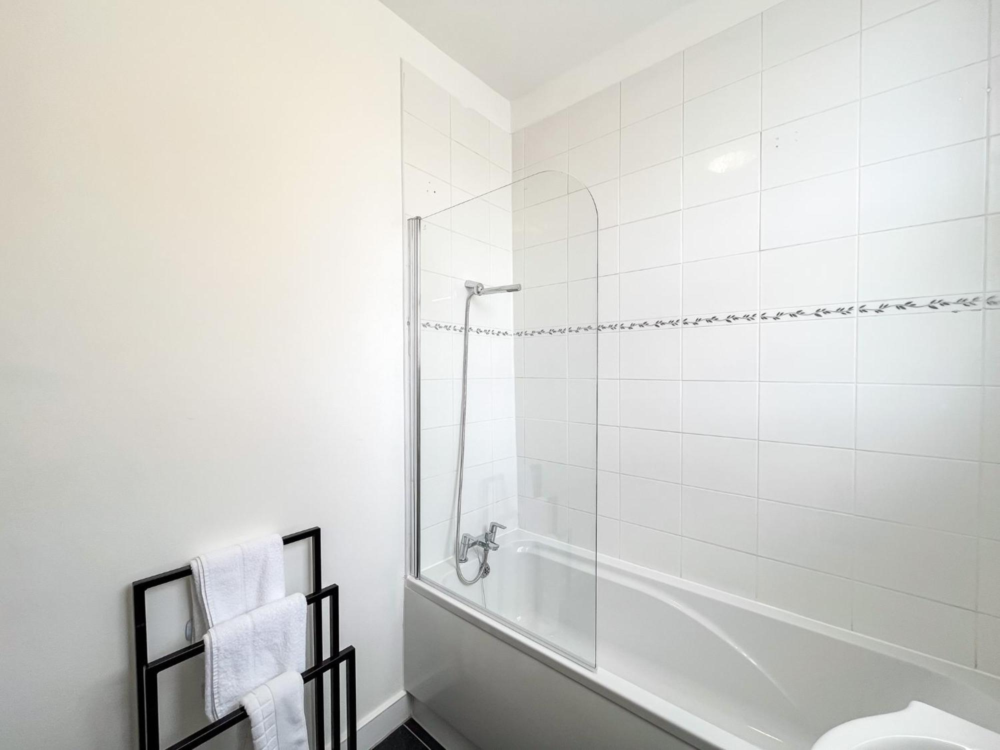 Apartment Spacious Camden D2