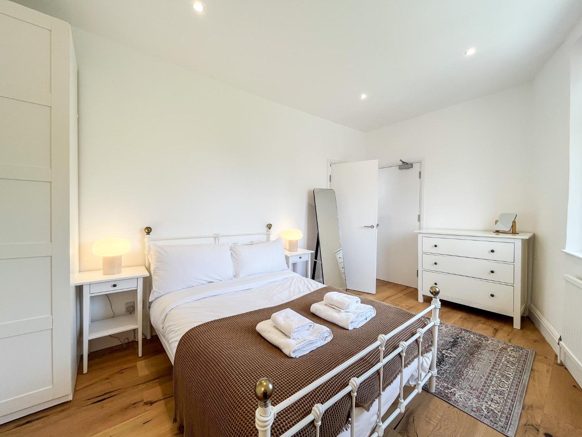 Spacious Camden D2 *